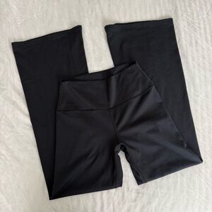 Zobha Black High-Waist Flare Leggings | size M